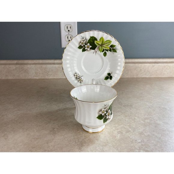 Grosvenor Jackson And Gosling (Spring Song) Tea Cup And Saucer Set - Picture 3 of 6